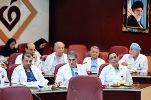 جلسه کمیته مورتالیتی 15-5-97 در مرکز قلب و عروق شهیدرجایی: عکس شماره 5 / 12